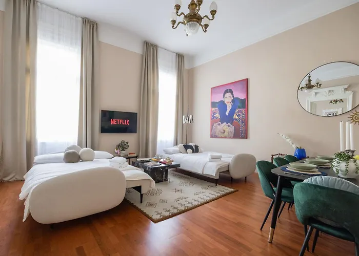 Art House Bold Luxe 3br Grand Views By Danube *