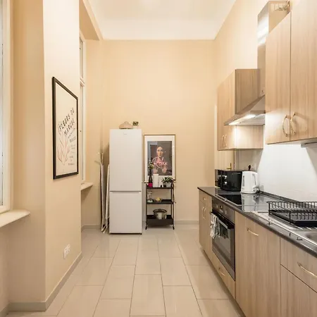 Art House Bold Luxe 3br Grand Views By Danube Lejlighed