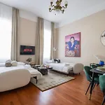 Art House Bold Luxe 3br Grand Views By Danube *