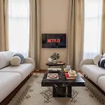 Art House Bold Luxe 3br Grand Views By Danube Apartament *