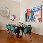 Art House Bold Luxe 3br Grand Views By Danube Apartament