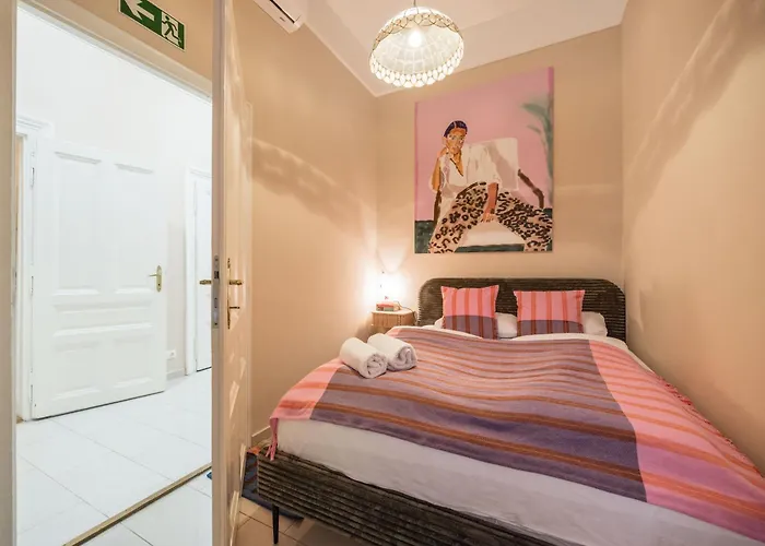 Art House Bold Luxe 3br Grand Views By Danube Budapest