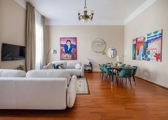 Art House Bold Luxe 3br Grand Views By Danube Appartamento Budapest