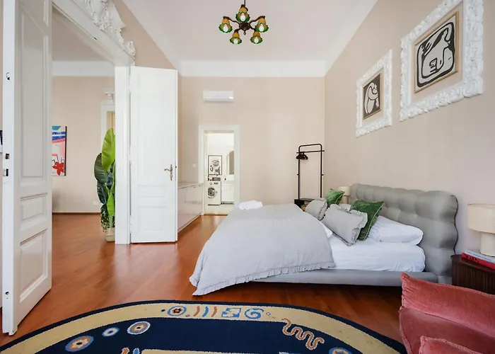 Art House Bold Luxe 3br Grand Views By Danube Appartamento Budapest